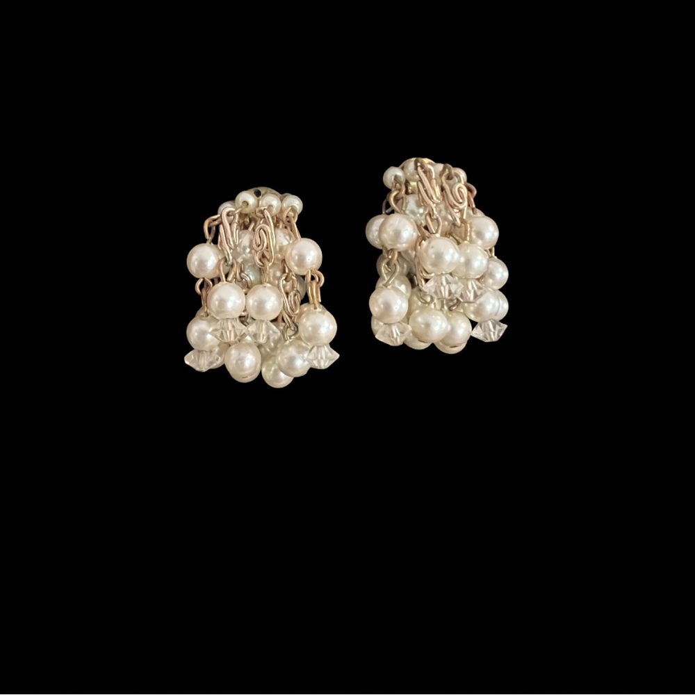 VTG Lisner Cluster Cha Cha Retro Clip Earrings Fun Faux Pearl & Crystal Dangle
